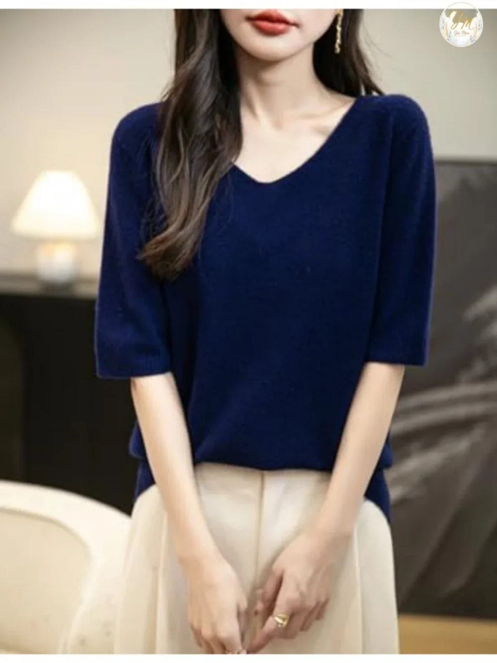 100% Merino Wool Seamless Knit V-Neck Short Sleeve Sweater